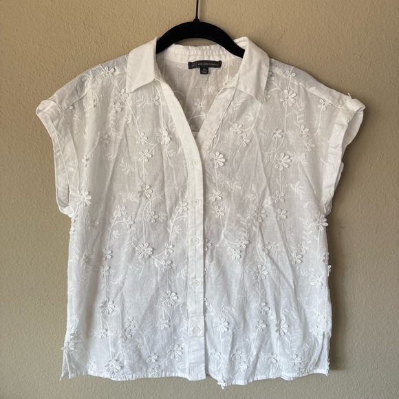 Adrianna Papell Embroidered Floral Shirt White Button Down Blouse Shirt Top - Picture 6 of 8